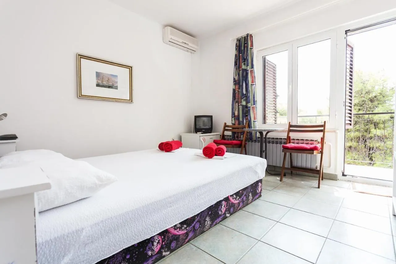 מאלי לוסיניי Lussino Accommodation 0*, מאלי לוסיניי קרואטיה