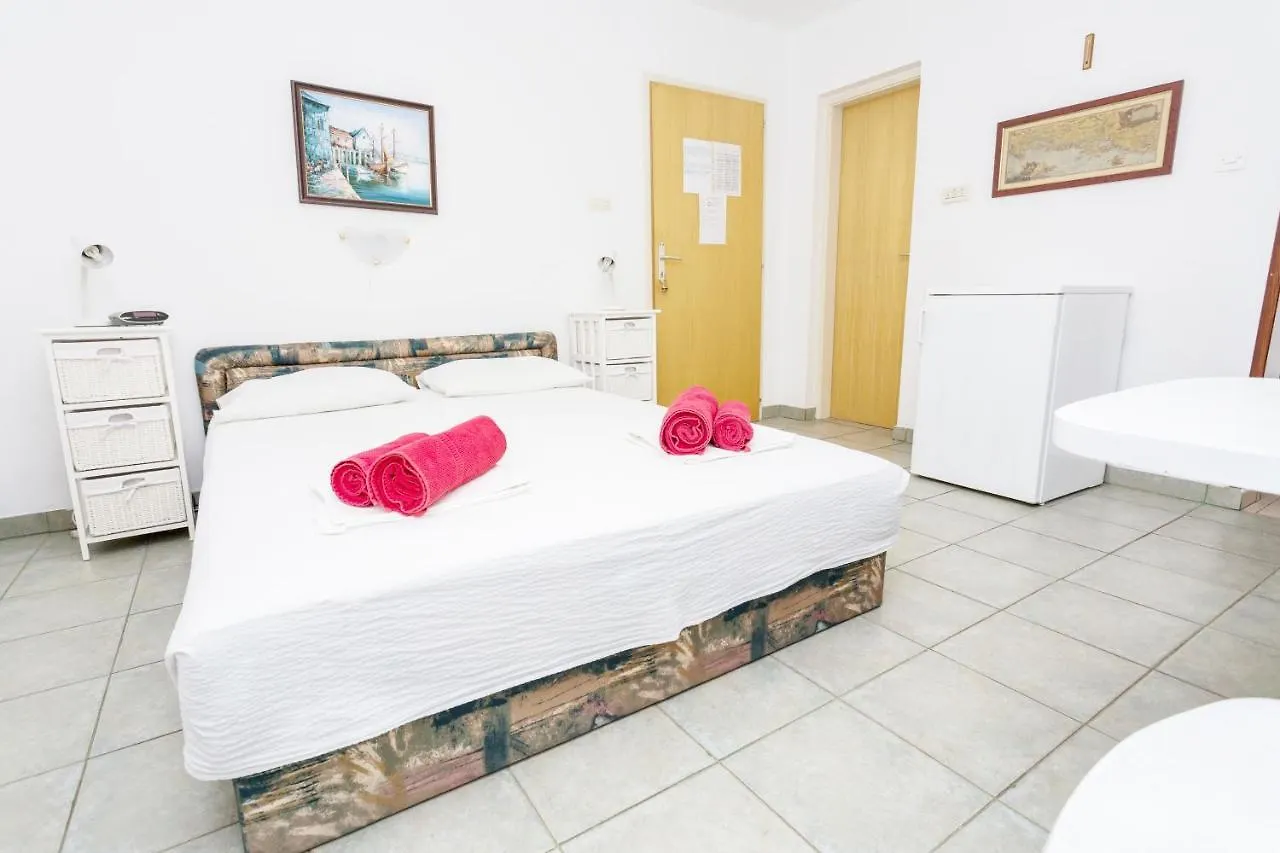 מאלי לוסיניי Lussino Accommodation דירה