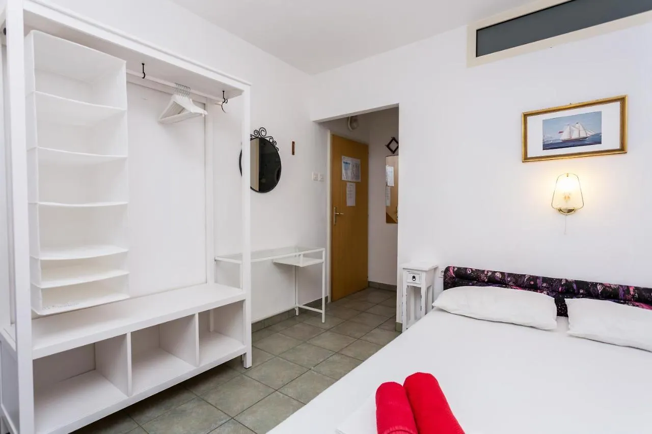מאלי לוסיניי Lussino Accommodation מאלי לוסיניי